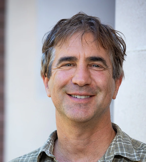 Dan Fenyvesi Headshot