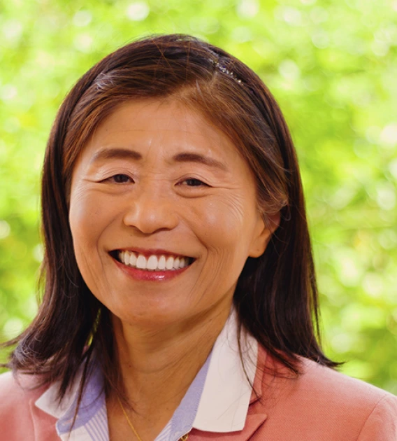 Kay Hongu Headshot